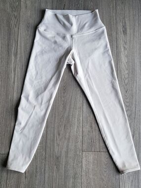 Alo Yoga 7/8 High-Waist Airbrush Leggings Ivory White Cream Size M Inseam 24"